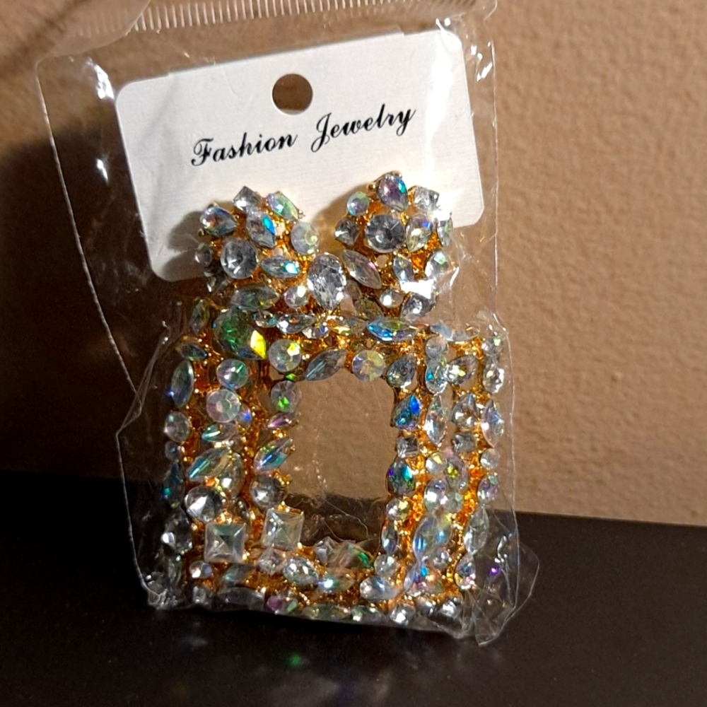 Earrings - Picture 1 of 1